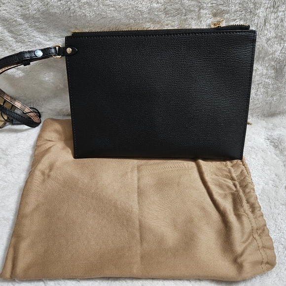 Burberry Wristlet - Picture 1 of 4
